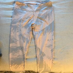 Fabletics mid rise powerhold leggings